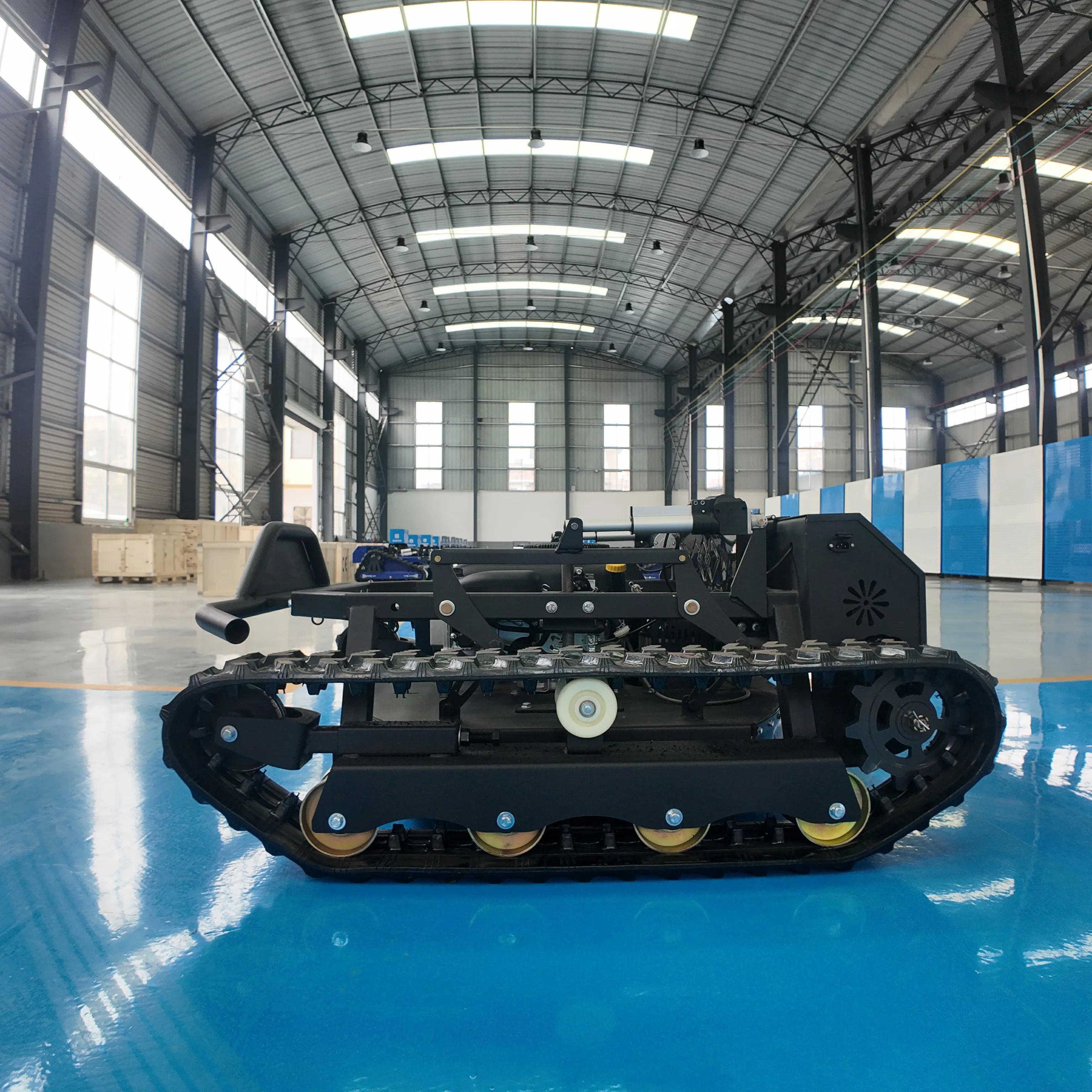 Jining GG-2200 Smart Grass Cutting Robot Autonomous GPS Navigation For Africa Farm / Middle East Garden
