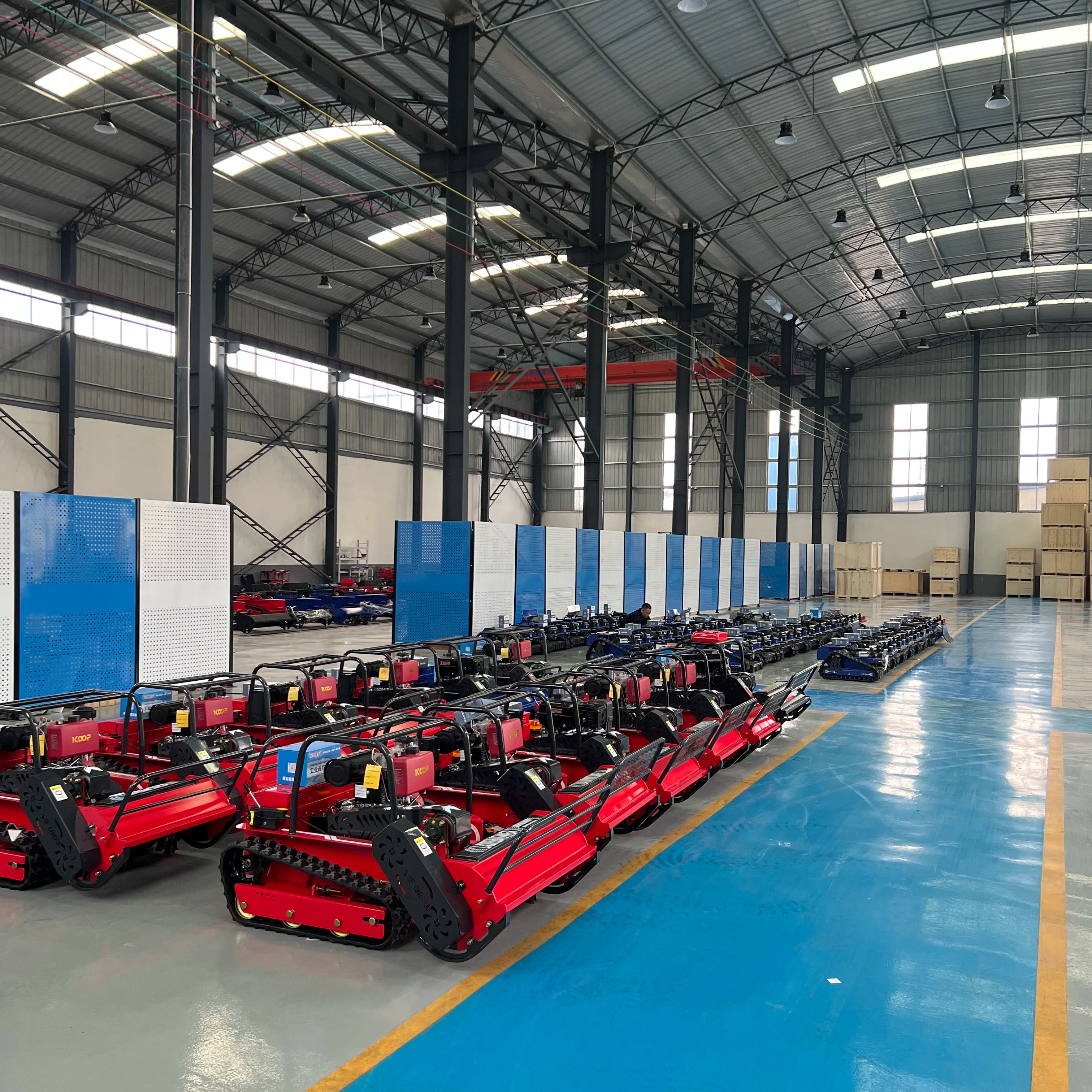 Jining GG-2200 Smart Grass Cutting Robot Autonomous GPS Navigation For Africa Farm / Middle East Garden