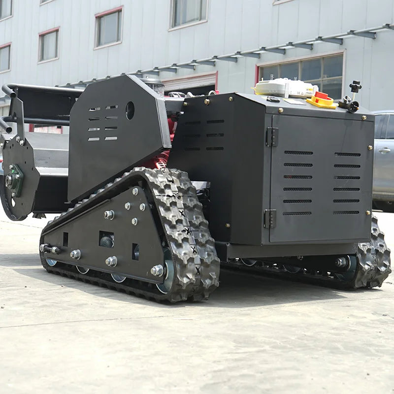 Jining GD-1749 Diesel Robot Lawn Mower Electric Start Rubber Track For Africa Farm / Middle East Garden